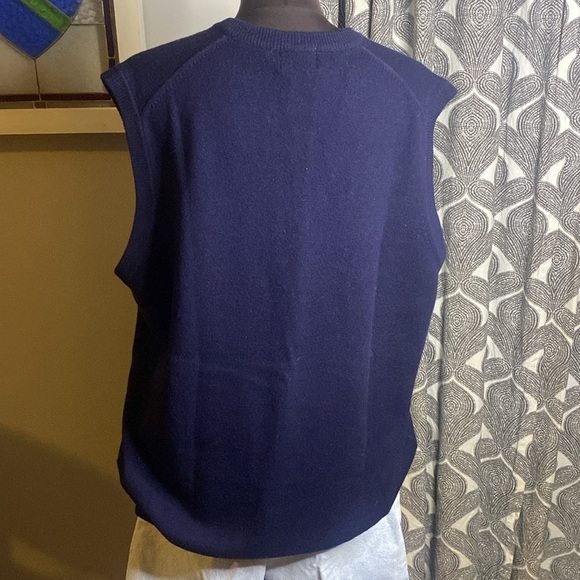 LL Bean 100% lamb’s wool sweater vest - Picture 3 of 6